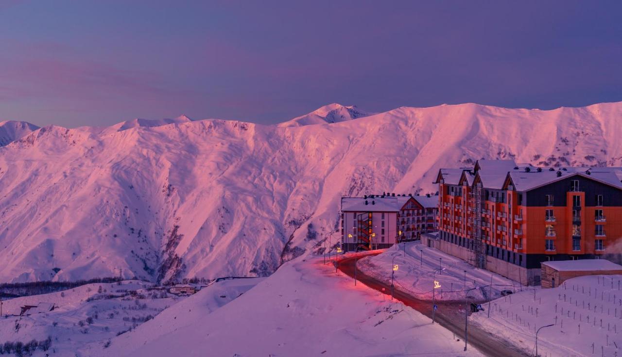 Touch The Mountains, Twins Hotel, New グダウリ エクステリア 写真