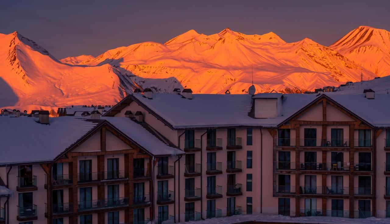 Touch The Mountains, Twins Hotel, New グダウリ エクステリア 写真
